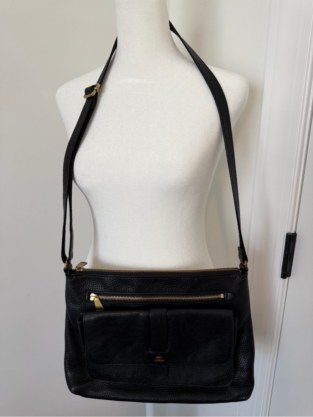 Fossil Black Pebbled Leather Crossbody with Gold Hardware